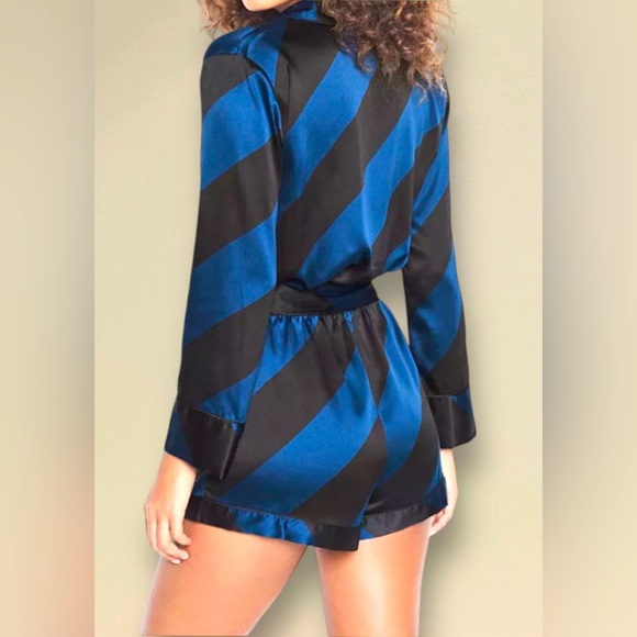 Victoria’s Secret Satin Jumpsuit Romper Sleepwear Wrap Pajama Strip M - Picture 4 of 8